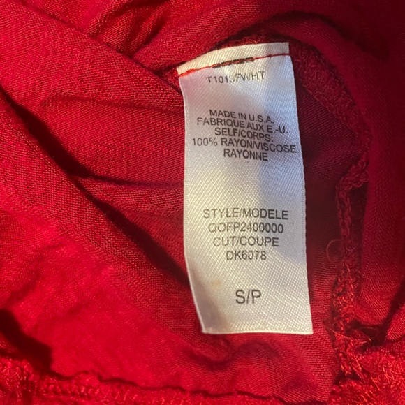 Small Guess Batwing Top - Picture 4 of 4